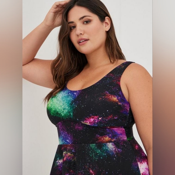 TORRID Wireless Long Length Scoop Dress Swimsuit Size 1 - Picture 4 of 16